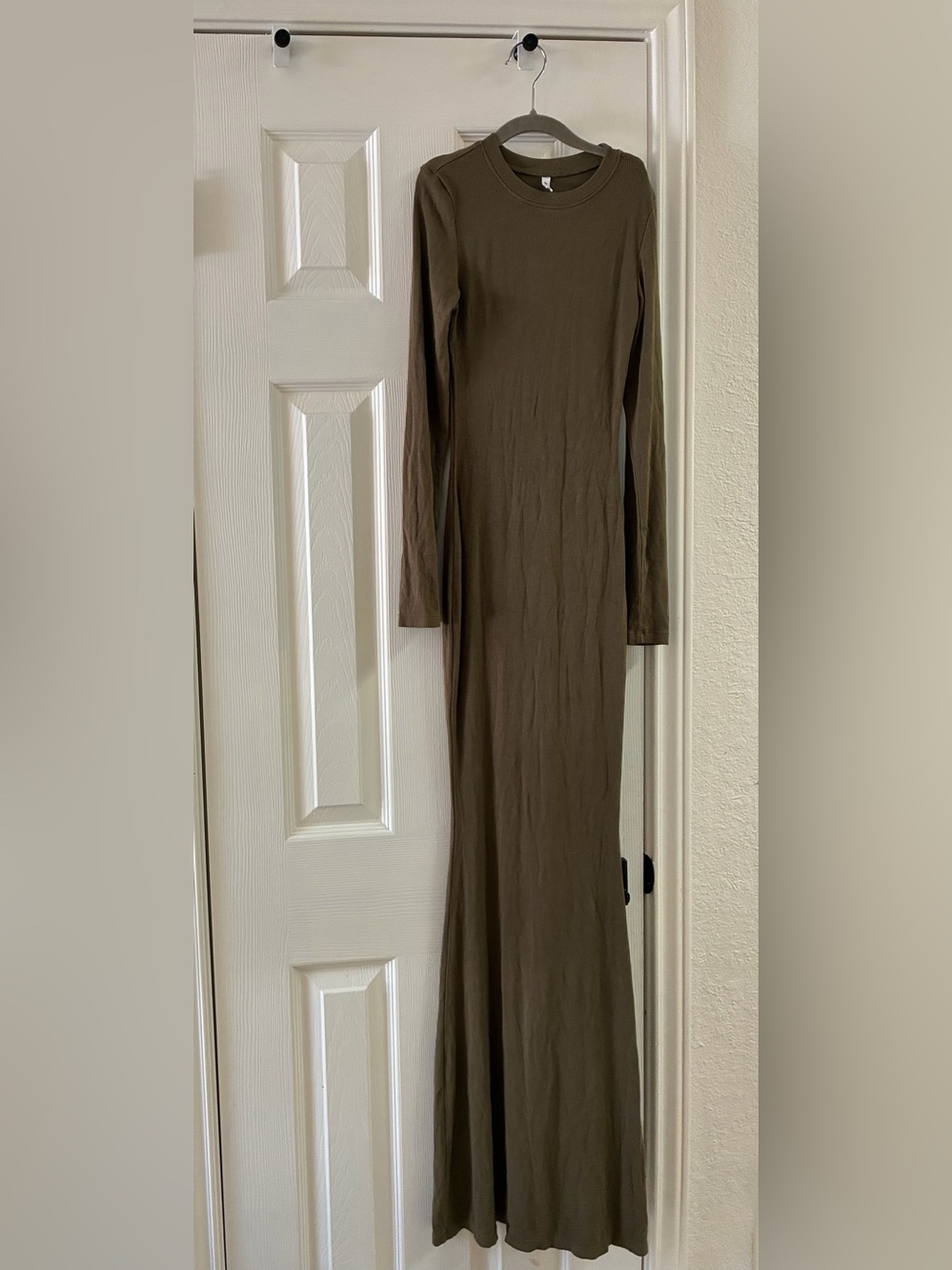 ReoRia Olive Long Sleeve Maxi Dress